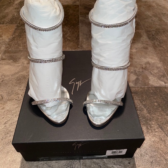 Giuseppe Zanotti Harmony crystal heels - Picture 2 of 5